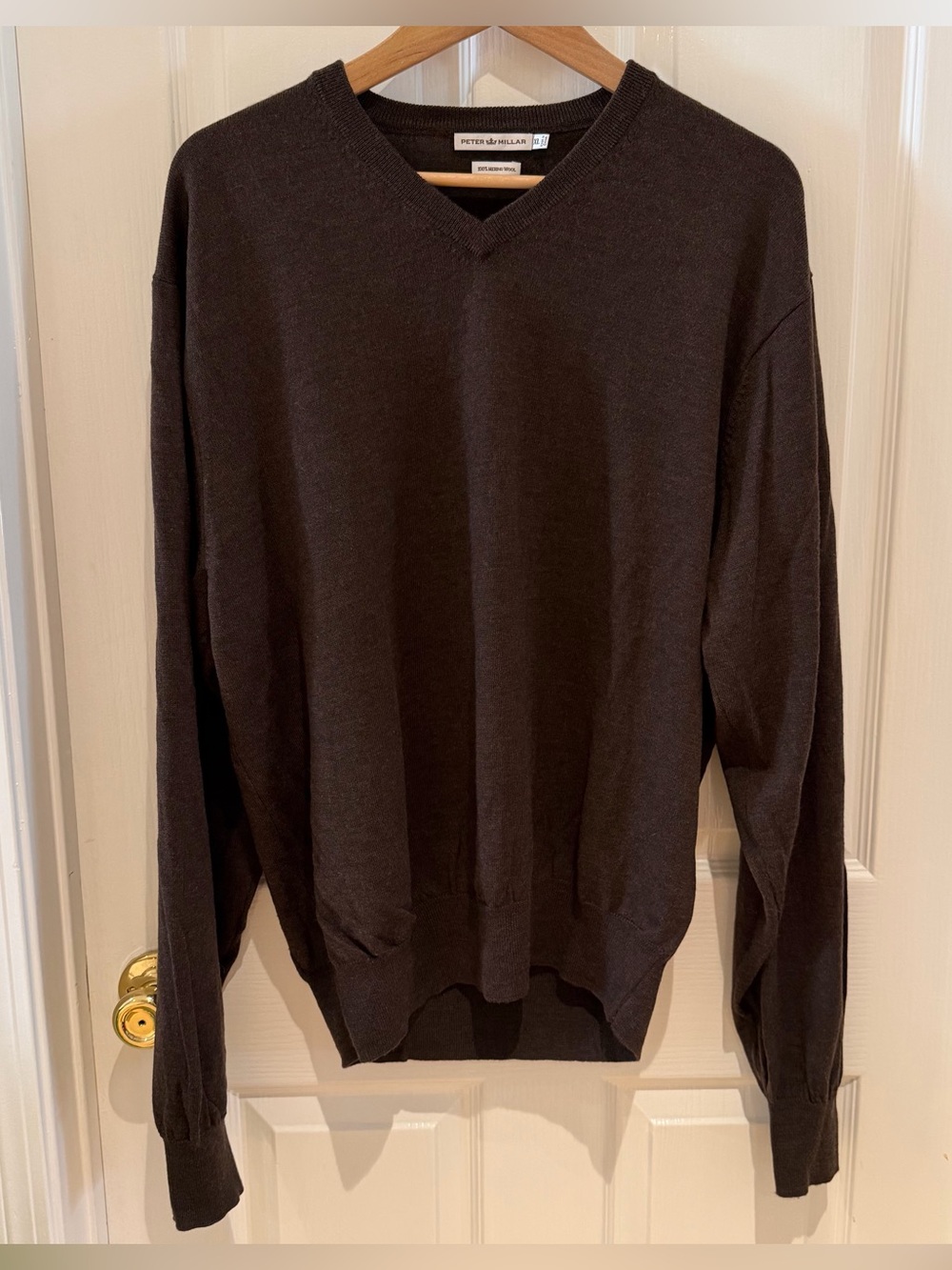Peter Millar men’s v neck merino wool sweater